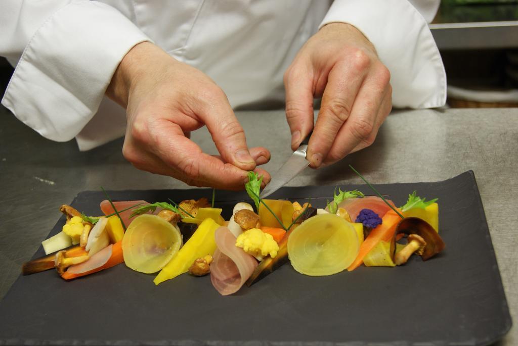 Logis Hotel Restaurant Des Voyageurs Tarnac Buitenkant foto
