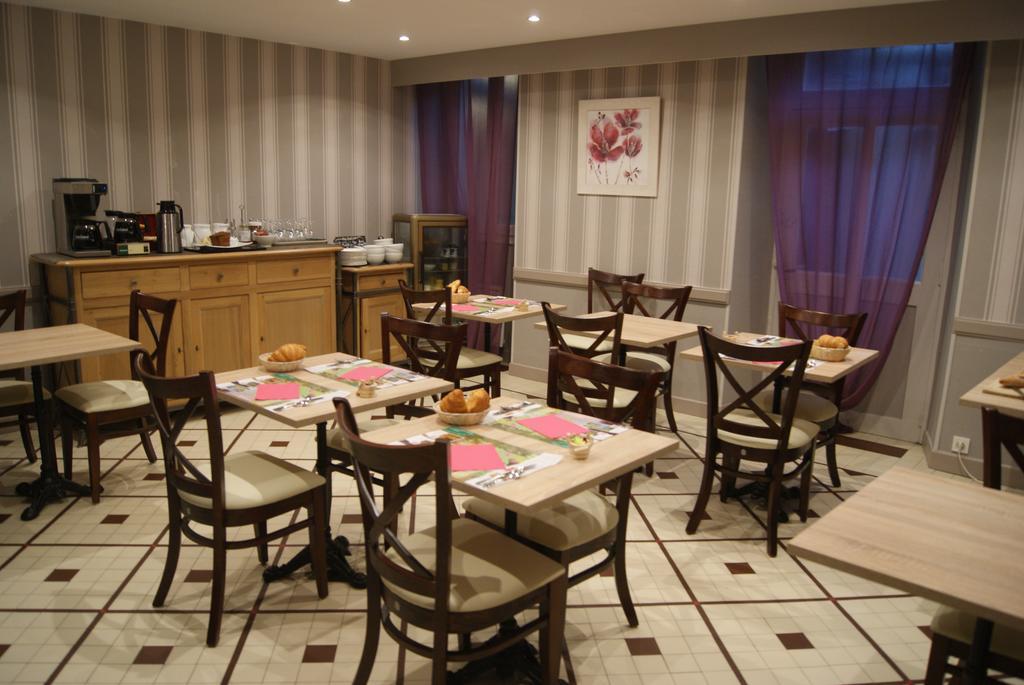 Logis Hotel Restaurant Des Voyageurs Tarnac Buitenkant foto