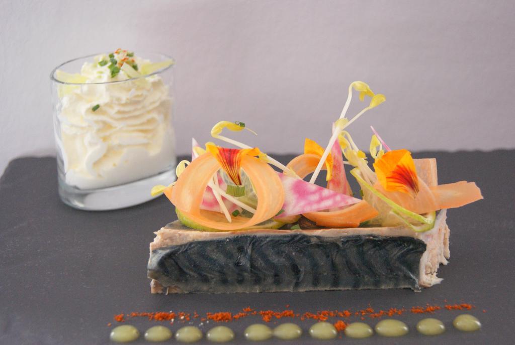 Logis Hotel Restaurant Des Voyageurs Tarnac Buitenkant foto