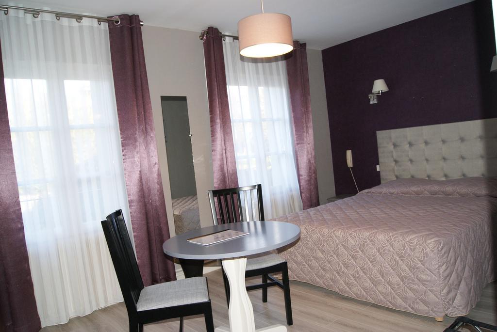 Logis Hotel Restaurant Des Voyageurs Tarnac Buitenkant foto