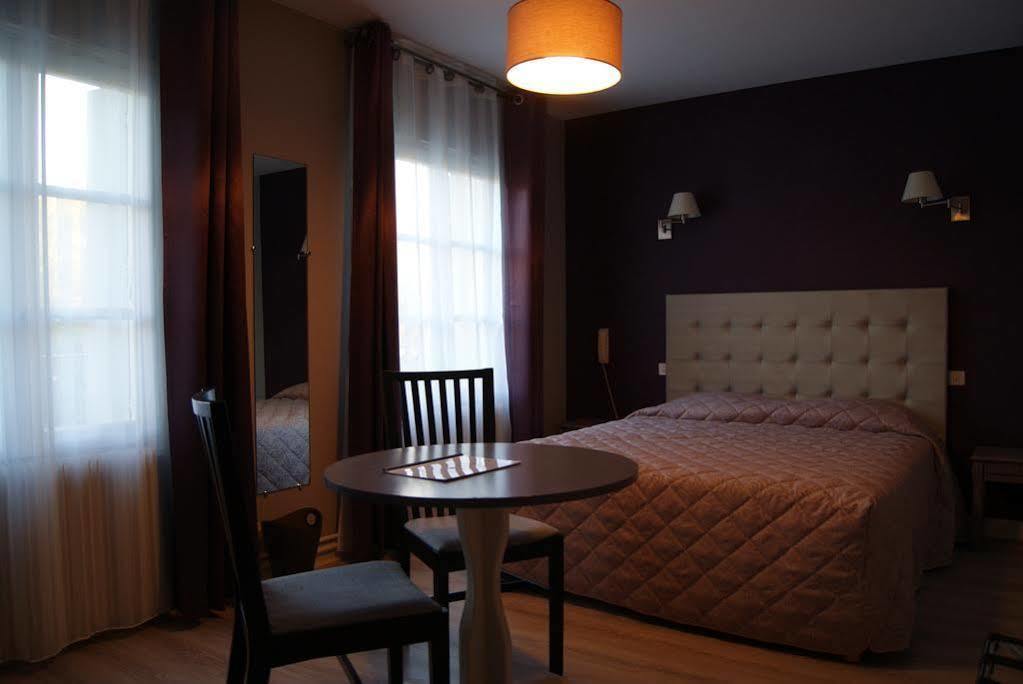 Logis Hotel Restaurant Des Voyageurs Tarnac Buitenkant foto